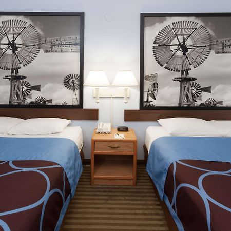 Super 8 By Wyndham Huntington Hotel Exterior foto