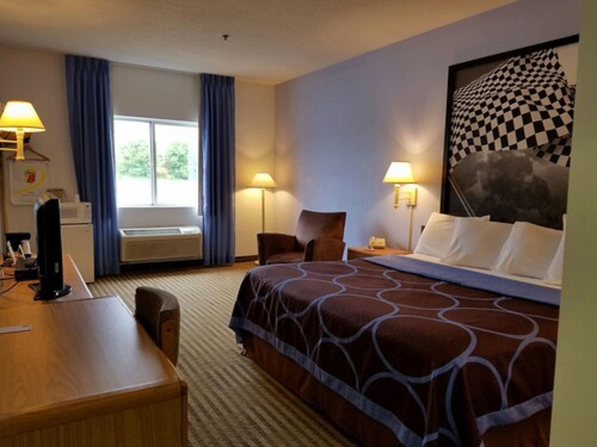 Super 8 By Wyndham Huntington Hotel Exterior foto
